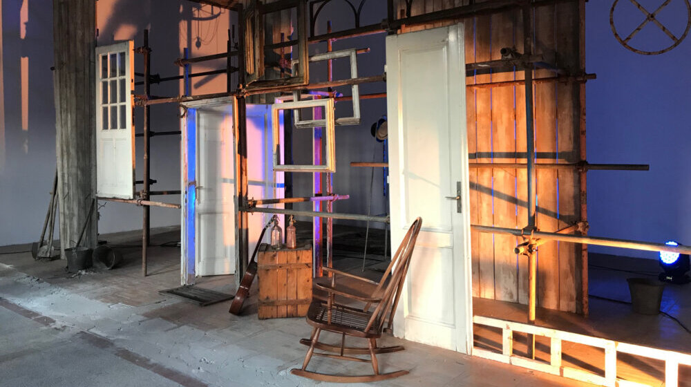 Izložba „Moć stvari“: Fakultet primenjenih umetnosti obeležava tri četvrtine veka 1