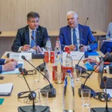 Nada da ćemo uskoro dobiti premijera i predsednika koji će biti sposobni da odu u Prištinu: Predsednik LIBDEM o kosovskoj krizi 12