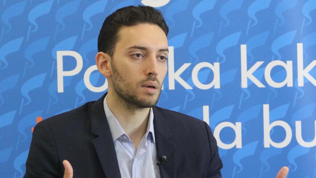 Da li i zašto Ana Brnabić kasni na fotografisanje sa liderima EU i Zapadnog Balkana i da li je takva "politika" u interesu građana Srbije? 2