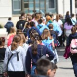 Nastavnik priča, đaci ne slušaju: Koji su najveći disciplinski problemi u školama u Srbiji? 5