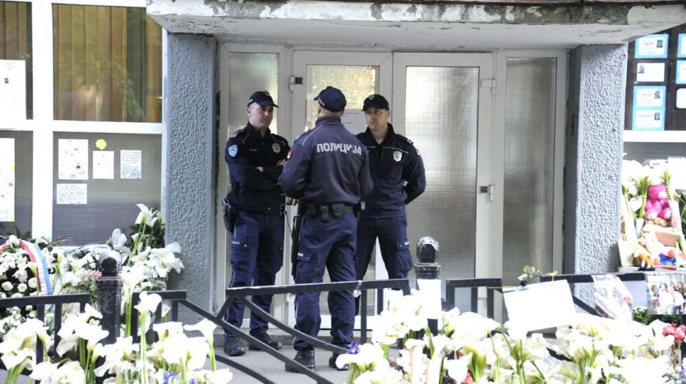 Ministarstvo prosvete zvanično obavestilo školu Vladislav Ribnikar da zatvori ulaz iz Ulice kralja Milutina 1