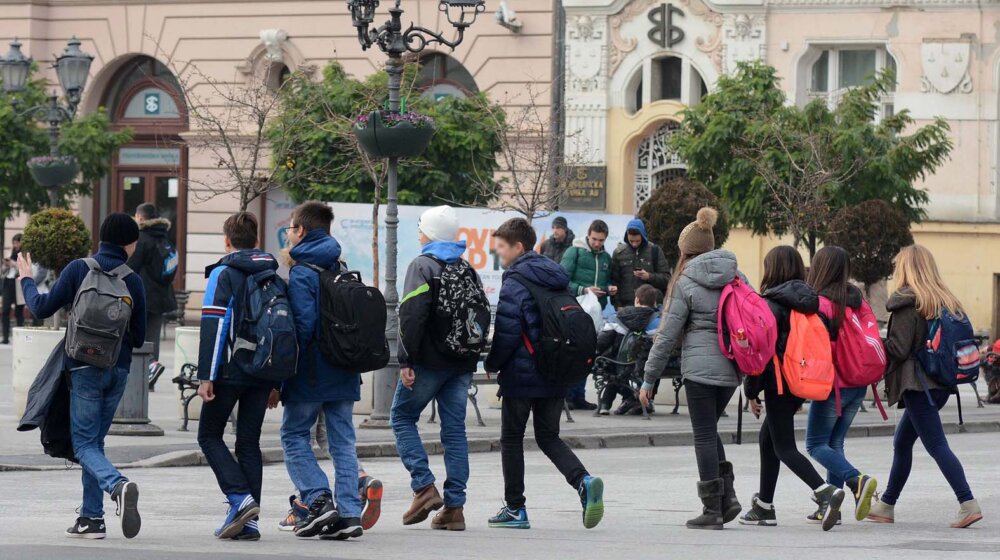 "Kako da čuvamo svoje mentalno zdravlje ako smo u školi osam sati dnevno": Gimnazijalci se žale da su preopterećeni 1