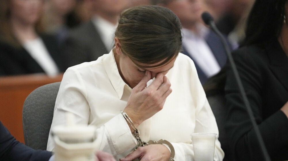 Tužioci ne traže smrtnu kaznu za Amerikanku koja je ubila muža, pa napisala knjigu za decu 1