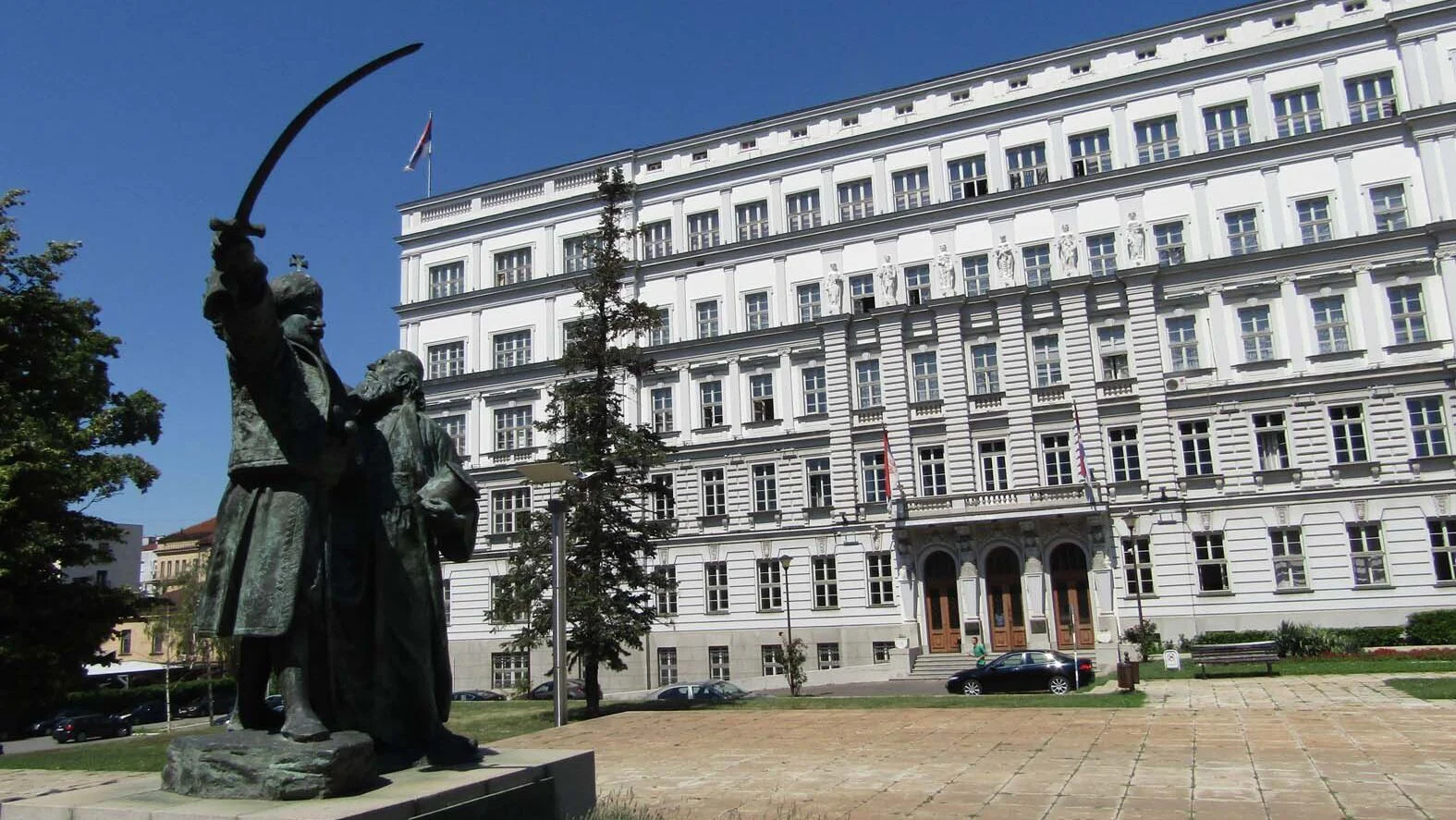 Univerzitet u Nišu odbio da vrati u državni budžet 62 miliona dinara, što mu je naložila inspekcija Ministarstva finansija zbog propusta u poslovanju, jer "nema ta sredstva" 3