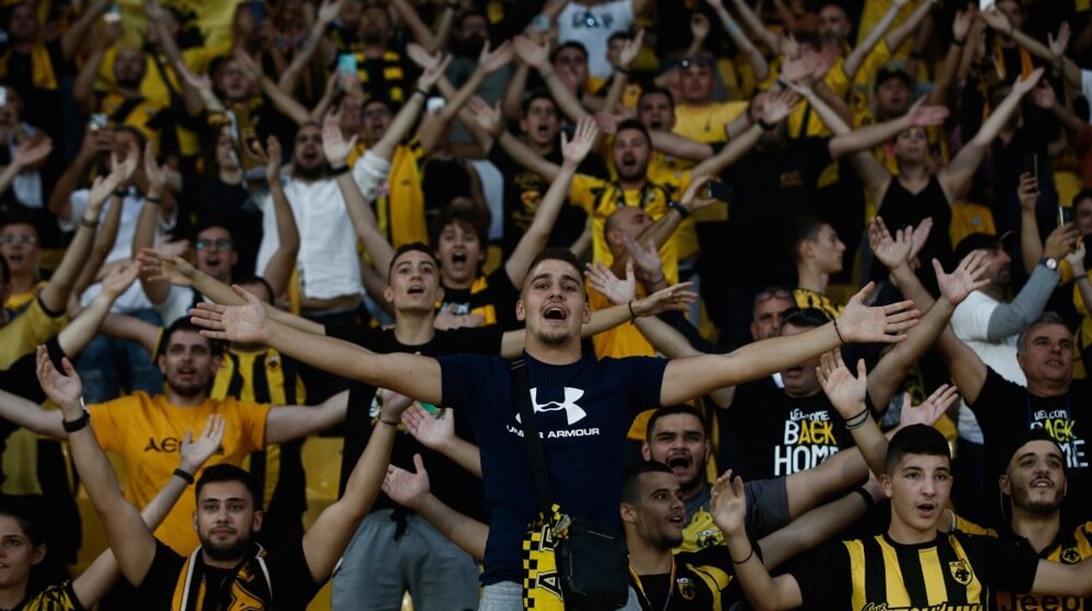 Obračun huligana AEK-a i Dinamo Zagreba u Atini, preminuo Grk koji je izboden nožem (VIDEO) 1