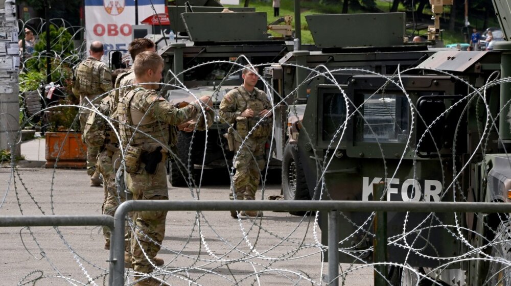 Britanski Gardijan: Bela kuća upozorava na „neviđeno“ gomilanje srpskih trupa na granici sa Kosovom 10