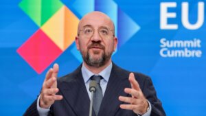 Bivši predsednik Evropskog saveta Šarl Mišel rekao je danas da prvi čovek NATO Mark Rute treba da prestane da bude "američki agent" i ujedini vojni savez suočen sa "neprijateljskom retorikom i zastrašivanjem" SAD.