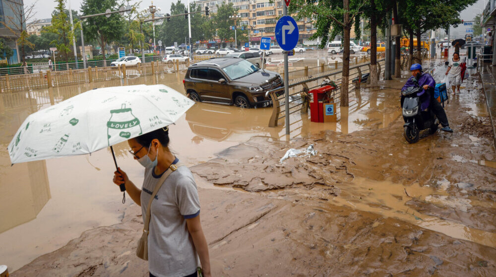 U Pekingu 33 osobe stradale i 18 nestalo posle obilnih kiša 1