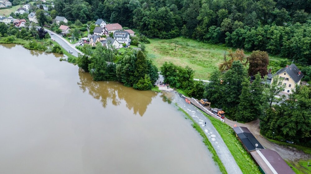 (VIDEO, FOTO) Vanredna odbrana od poplava u Hrvatskoj i Sloveniji: Sava, Mura i Drava u porastu vrhunac talasa se očekuje tokom noći i jutra 1