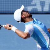 Kakva noć uoči puta u Njujork: Zajedničko druženje Đokovića, Mesija i suvlasnika Intera iz Majamija (FOTO) 13