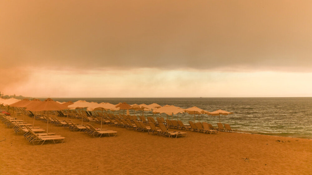 (FOTO) Besne požari u Grčkoj: Sumnja se da su izgoreli ljudi u šumi bili migranti, bolnica iz Aleksandropolisa prinudno premeštena na trajekt 6 (FOTO) Besne požari u Grčkoj: Sumnja se da su izgoreli ljudi u šumi bili migranti, bolnica iz Aleksandropolisa prinudno premeštena na trajekt 6