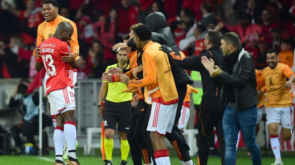 Ener Valensija sam izbacio Bolivar u Kupu Libertadores: Junak Internasionala i na 3.600 metara nadmorske visine i u „veseloj luci” na 10 (VIDEO) 1