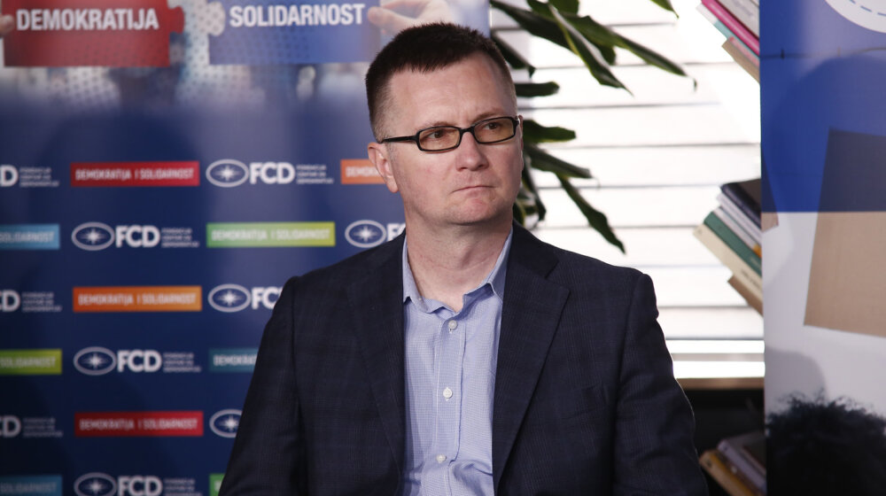 "Treba da se donese odluka koja nije teška za državu, nego za vlast": Profesor Radosavljević o NIS-u 9