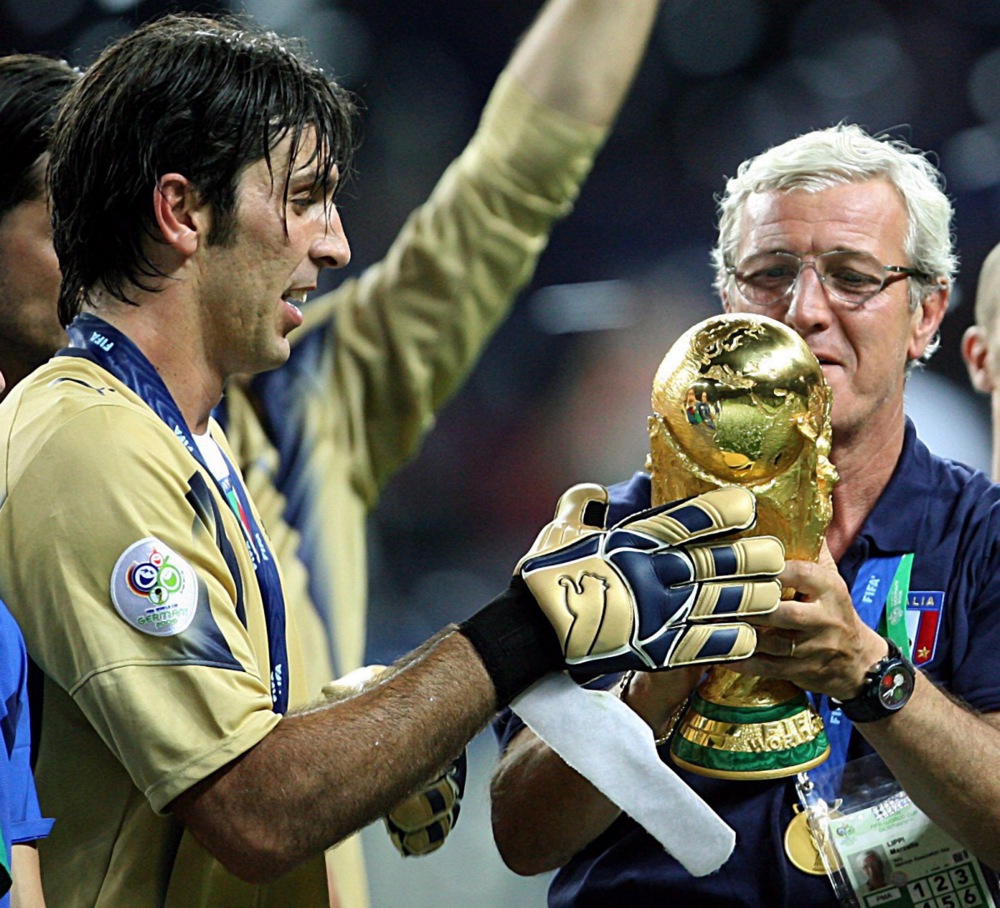 Tražio 600.000 lira za motocikl kako bi prestao da kasni na treninge: Kako je počela Bufonova "priča među stativama"? 2 Tražio 600.000 lira za motocikl kako bi prestao da kasni na treninge: Kako je počela Bufonova "priča među stativama"? 2