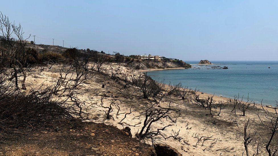 Vremenske nepogode: Novo jako nevreme u Srbiji - vetar nosio krovove, padao grad 2 Rodos