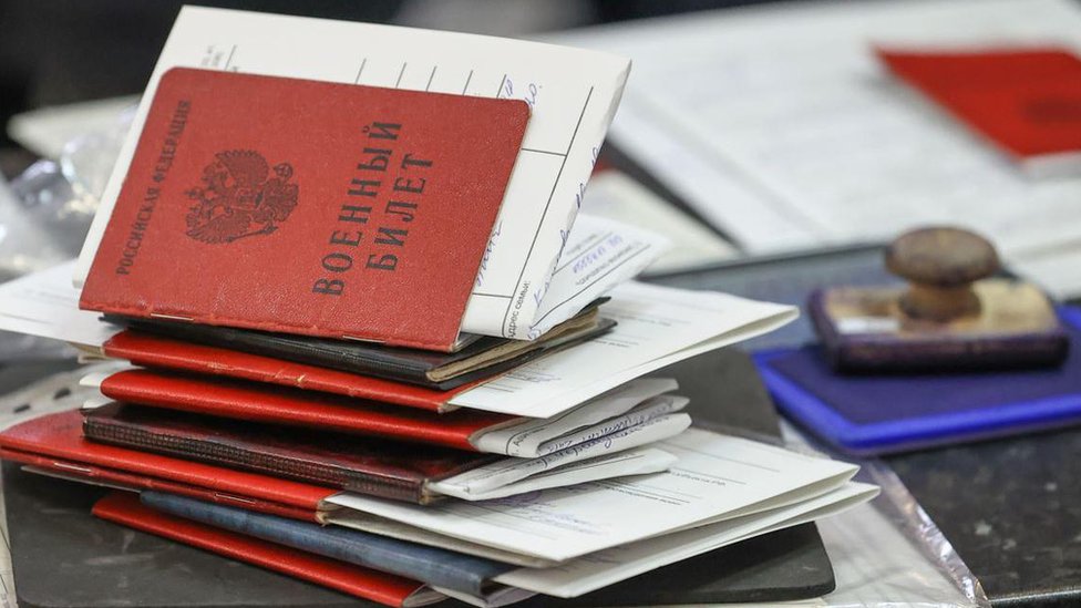 Ukrajina i Rusija: Desetine ruskih vojnih odseka na meti građana, ali nejasno zašto 1 Voennый bilet