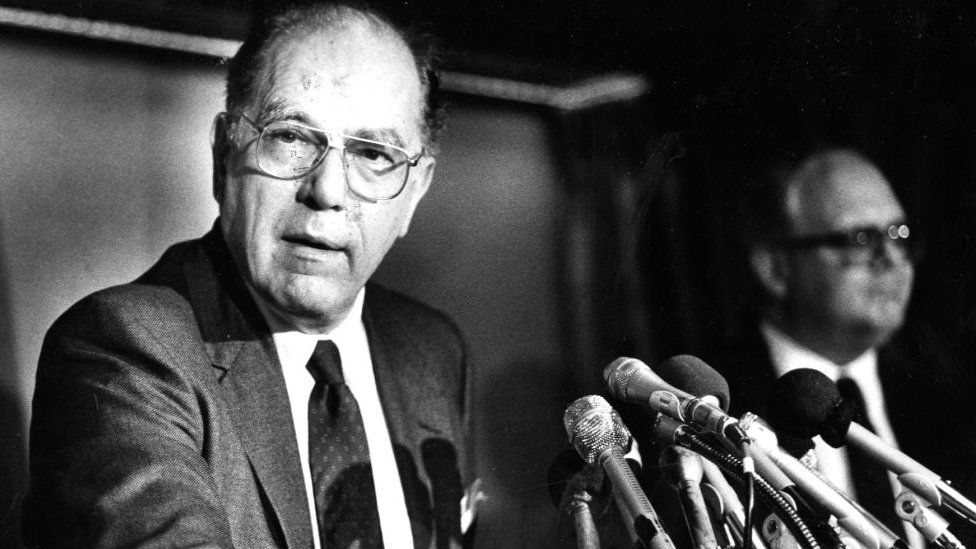 Amerika i Donald Tramp: Da li bi bivši predsednik mogao da završi u zatvoru i druga ključna pitanja 2 Lyndon LaRouche - 1988