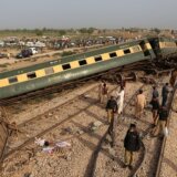 Najmanje 30 poginulih u železničkoj nesreći u Pakistanu 7