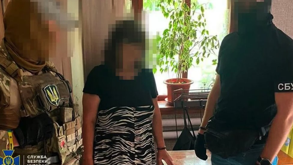 Rusija i Ukrajina: Novi pokušaj napaad dronovima na Moskvu, devet žrtava ruskog granatiranja Pokrovska, na istoku Ukrajine 6 Službe bezbednosti, Ukrajina, hapšenje