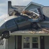 Amerika i nesreće: Automobilom uleteo u drugi sprat kuće u Pensilvaniji 4