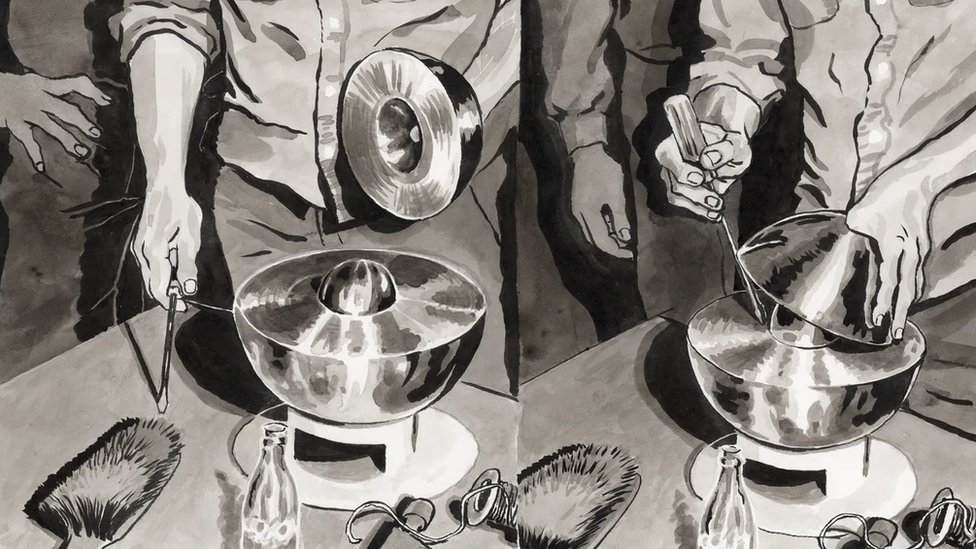 Plavi bljesak: Kako je trenutak nepažnje doveo do smrtonosne nesreće u Openhajmerovom projektu „Menhetn“ 4 Koristeći šrafciger kao potporu, Slotin je spustio gornju hemisferu preko jezgra, reflektujući neutrone nazad u njega, postepeno pojačavajući stepen unutrašnje reaktivnosti