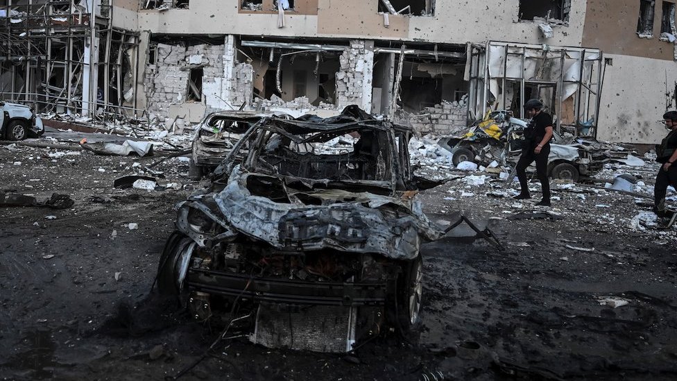 A view shows a site of a Russian missile strike, amid Russia's attack on Ukraine, in Zaporizhzhia, Ukraine August 10, 2023. REUTERS/Viacheslav Ratynskyi