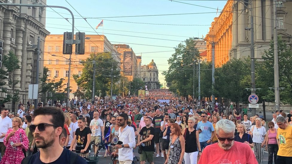 „Srbija protiv nasilja“: Šesnaesti protest protiv vlasti u Beogradu, posvećen stanju u prosveti 2 protest Srbija protiv nasilja