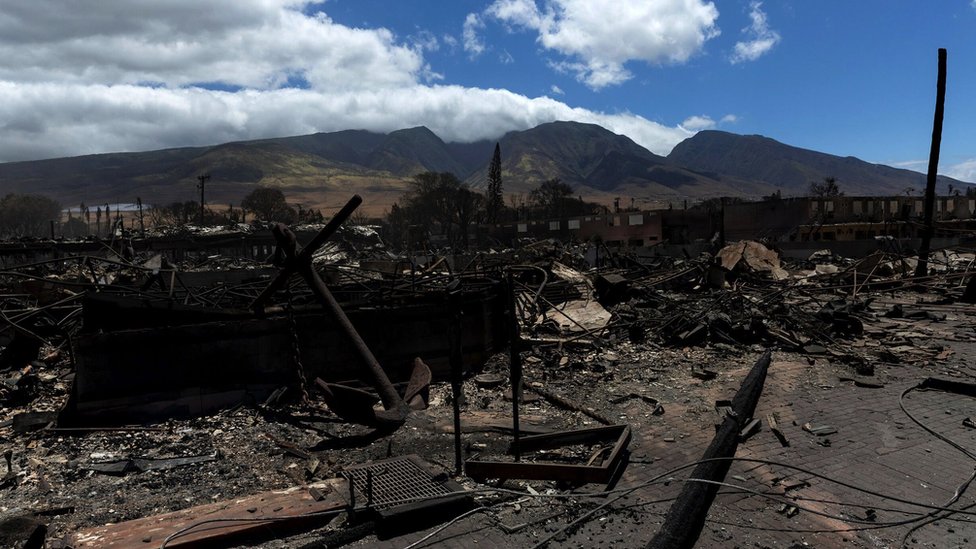 Požari i Havaji: Potvrđeno 93 mrtvih, stotine se se i dalje vode kao nestali na ostrvu Maui gde se sve pretvorilo u „prah i pepeo" 1 Posledice požara