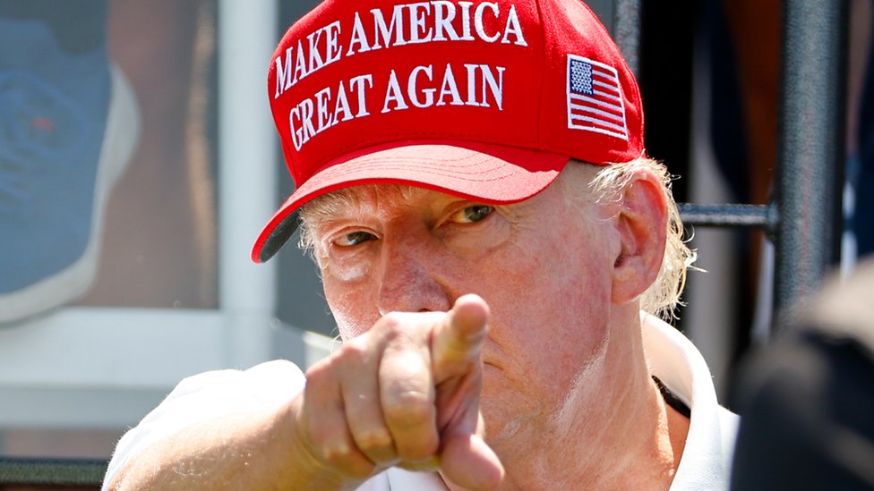 Amerika i politika: Za Trampa određena kaucija od 200.000 dolara, on kaže da iza svega stoji „pokvareni Bajden" 1 Bivši američki predsednik Donald Tramp