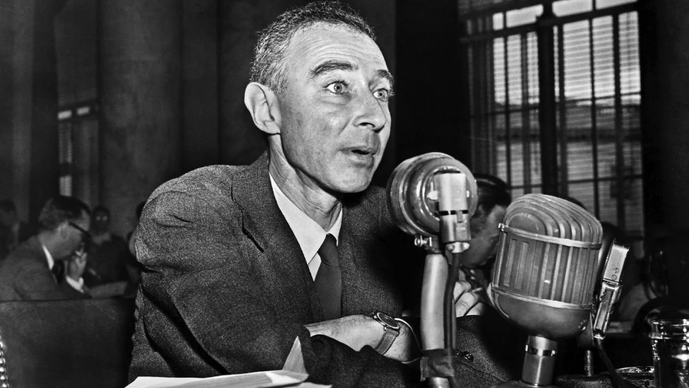 Amerika i nuklearno oružje: Ostrvce na koje je Robert Openhajmer pobegao od sopstvene zaostavštine 3 Posle Drugog svetskog rata, Openhajmer je proveo veći deo života lobirajući za odvraćanje od upotrebe nuklearnog oružja