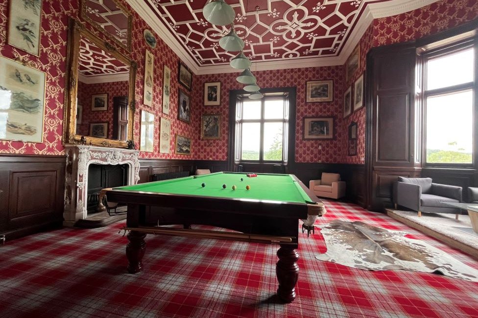 Škotska: „Rezervisala sam avionsku kartu u poslednjem trenutku i kupila dvorac“ 5 Inside Carbisdale Castle