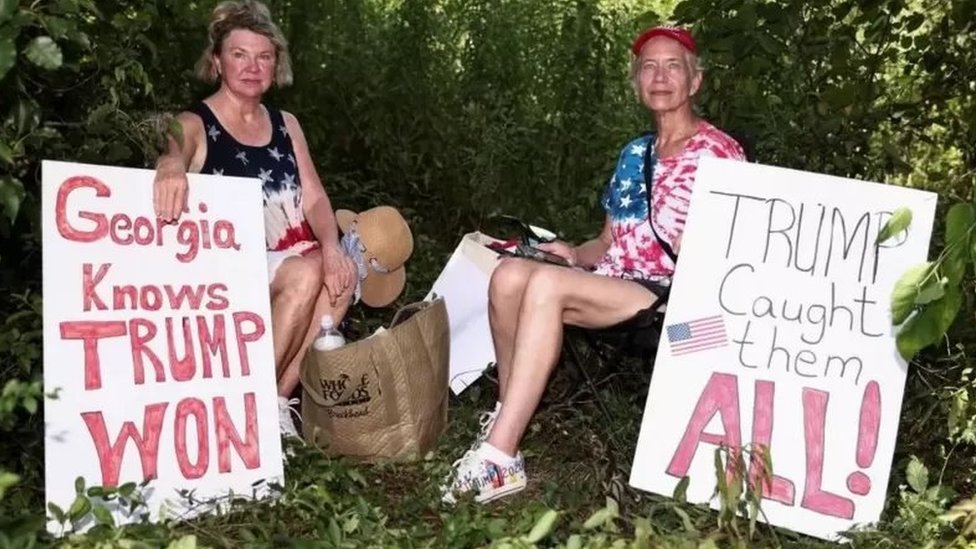 Amerika i izbori 2020: Donald Tramp pritvorenik broj P01135809, ali izašao je na slobodu 2 Tramp