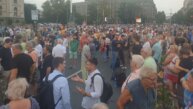 Šesnaesti protest "Srbija protiv nasilja" završen ispred Predsedništva uz povike "Vučiću odlazi" i "lopovi, lopovi" 6