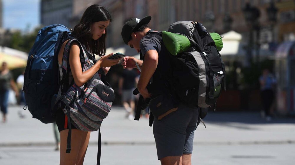 Danas pre podne pretežno sunčano, popodne prolazno naoblačenje 1