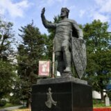 U Sarajevu postavljen spomenik Tvrtku I Kotromaniću, Dodik i Stanivuković burno reagovali 6