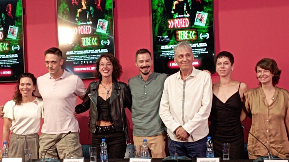 „Pored tebe“ Stevana Filipovića - film o buđenju osobe, a probuditi osobu u ovoj kakofoniji skoro je nemoguće 1