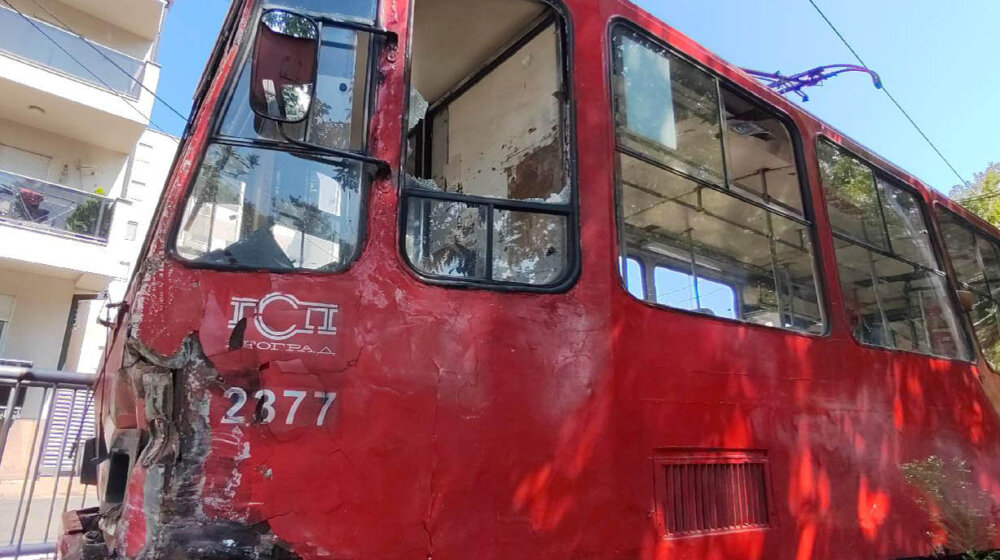 Raskrsnica na Trošarini deset dana regulisana neispravnim semaforom, popravljen tek nakon udesa 1