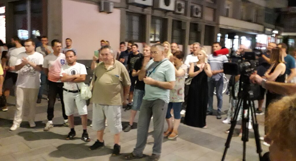 "Prodaja vranjske štamparije bratu ministra Momirovića je pljačka Vranjanaca po novom zakonu: Sedmi protest "Vranje protiv nasilja" 2