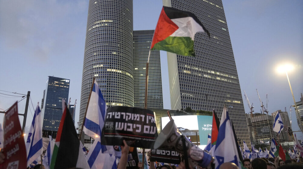 Hiljade ljudi protestovalo u Tel Avivu protiv reforme pravosuđa 1