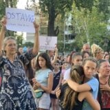 Građani Bačke Palanke jutros tražili predsednika opštine, ali opet nije bio na poslu: "Vređaju nas mediji koje finansira grad, novi protest u 19 časova" 6