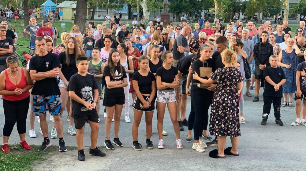 Građanima Bačke Palanke prete muškarci u crnom: Od protesta ne odustaju, petak je rok za ispunjenje zahteva 1