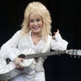 "Mislim, stvarno, može li biti bolje?": Doli Parton, Pol Makartni i Ringo Star obradili čuvenu pesmu 11