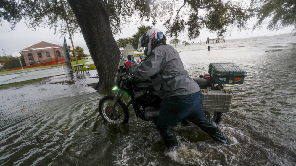 Uragan Idalija poplavio obalu Floride, pa zašao u Džordžiju kao uragan kategorije 2 1