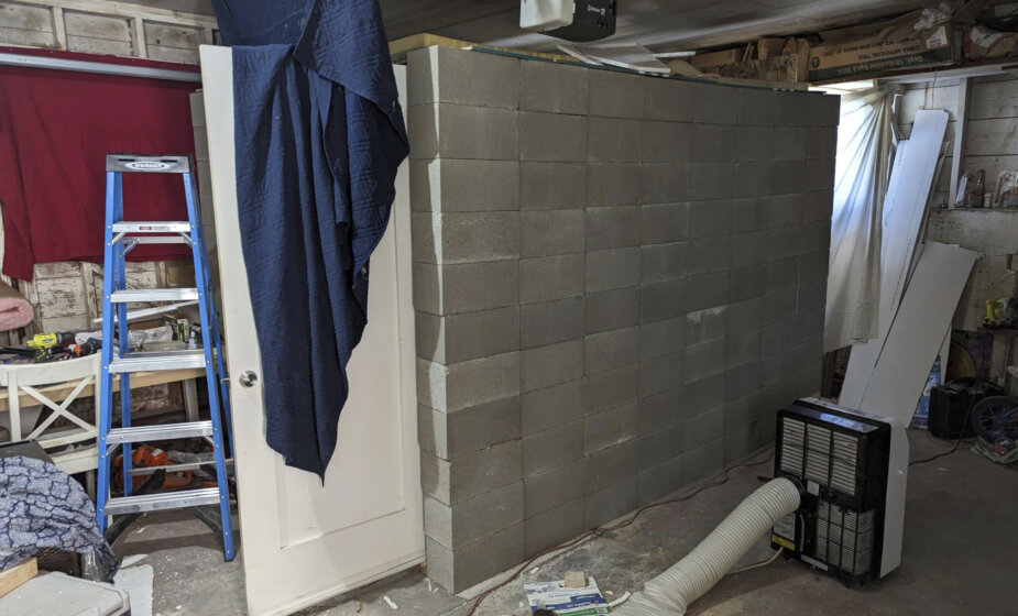 FBI istražuje da li ima još žrtava čoveka koji je otetu ženu držao u kavezu od kamena 1