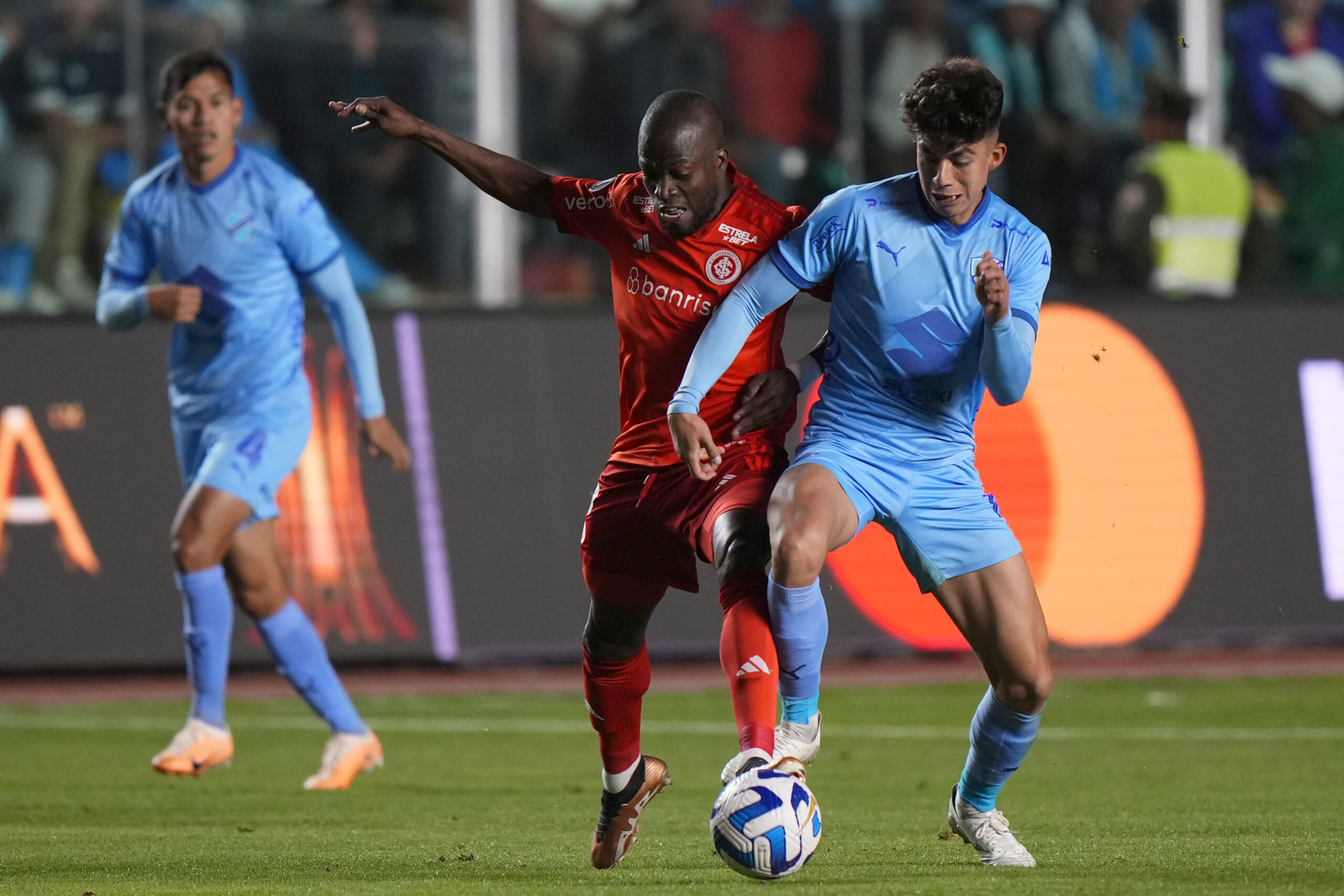 Ener Valensija sam izbacio Bolivar u Kupu Libertadores: Junak Internasionala i na 3.600 metara nadmorske visine i u „veseloj luci” na 10 (VIDEO) 2 Ener Valensija sam izbacio Bolivar u Kupu Libertadores: Junak Internasionala i na 3.600 metara nadmorske visine i u „veseloj luci” na 10 (VIDEO) 2