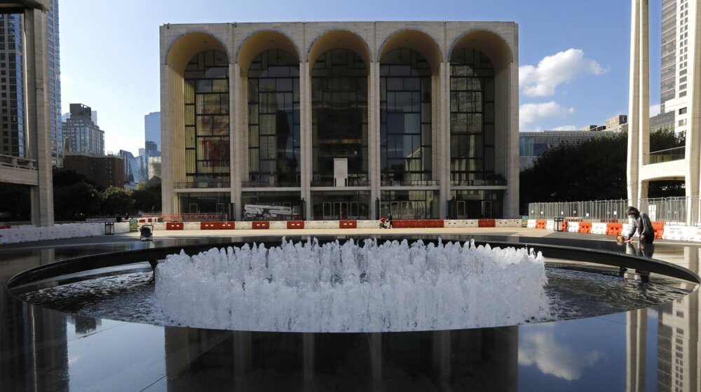 Ruska operska pevačica Ana Netrebko tužila njujoršku Metropolitan operu za odštetu 1