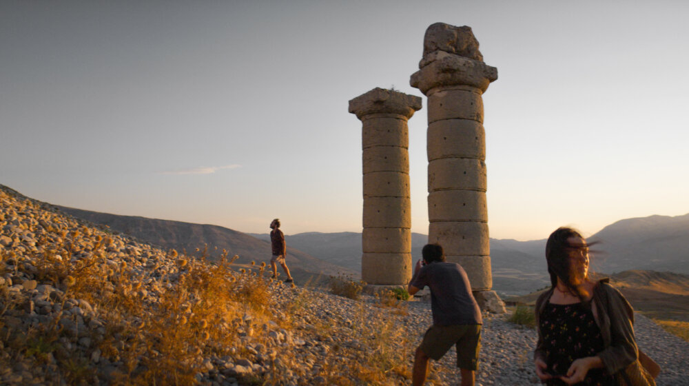 Propitivanje identiteta, postapokaliptični svet u kojem se ljudi bore za goli život, pozicije žena u društvu: Sedam filmova u programu U Fokusu 1