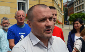 Užička opozicija traži ukidanje javno-privatnog partnerstva o javnoj rasveti: Stop pljački od 7,5 miliona evra 5 Užička opozicija traži ukidanje javno-privatnog partnerstva o javnoj rasveti: Stop pljački od 7,5 miliona evra 5