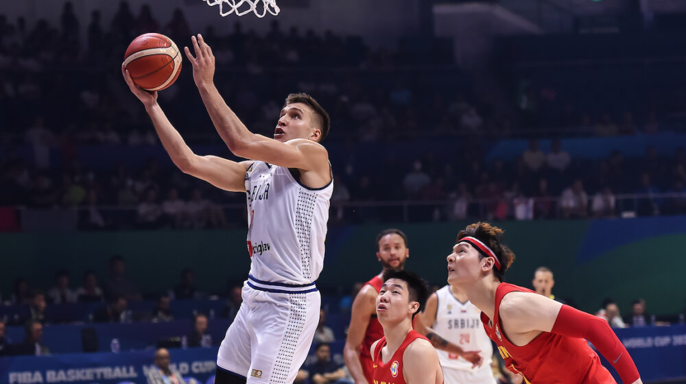 "Orlovi" sa 105 poena "čestitali" rođendan Saši Đorđeviću: Srbija silna na startu Mundobasketa 1