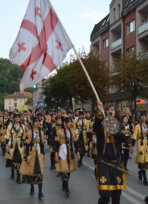 Šarenilo narodnih nošnji, igre i pesme iz petnaest zemalja sveta: Užice prestonica dečjeg folklora (FOTO) 7